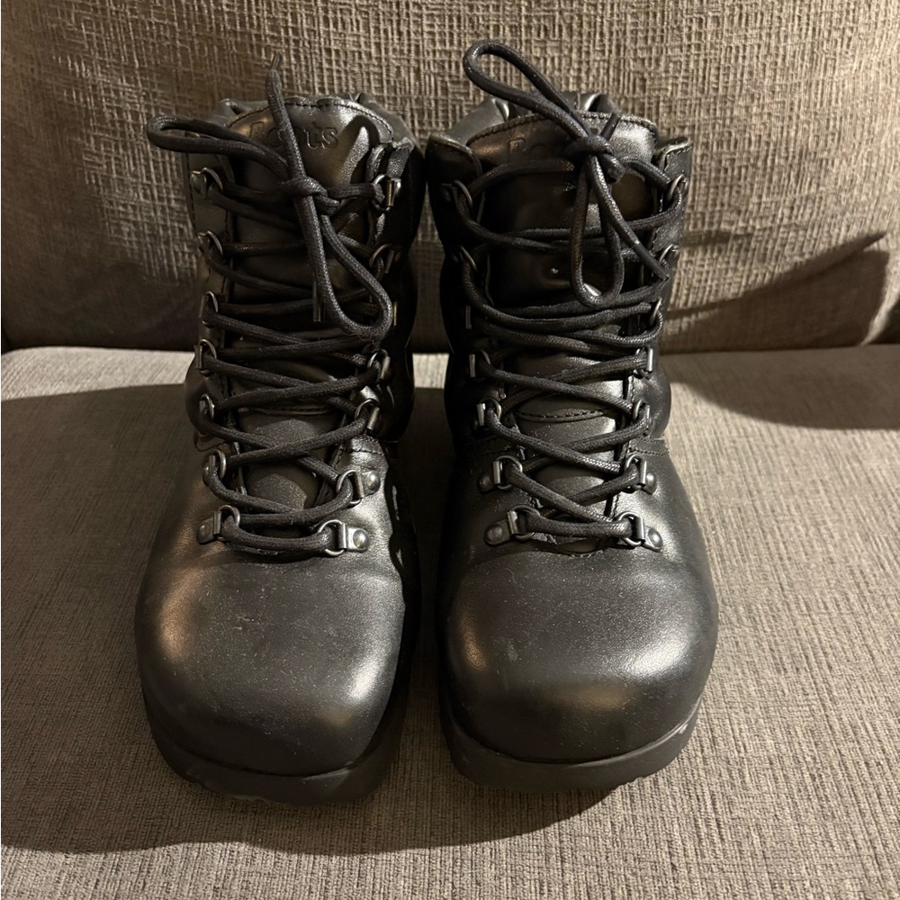 Black Hiking Boots from Roots - NWOT